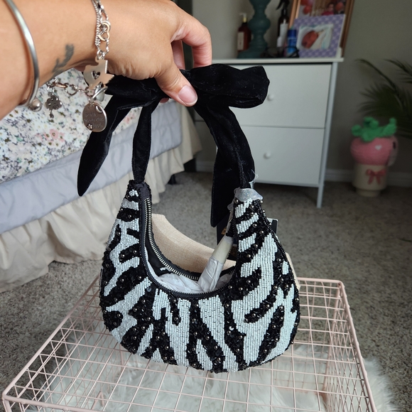 Black and White Beaded Mini Bag - Picture 3 of 4